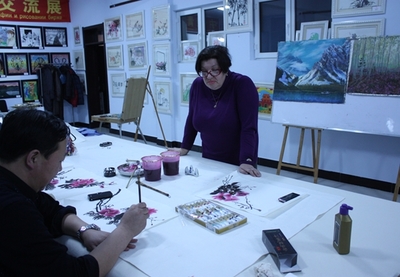 中俄艺术家传统文化艺术交流活动在黑河成功举行